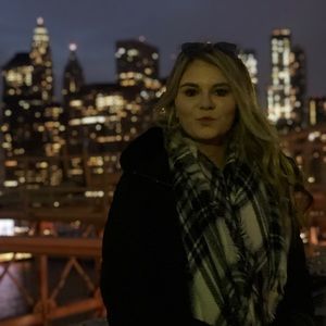 Meet your Posher, Brooke